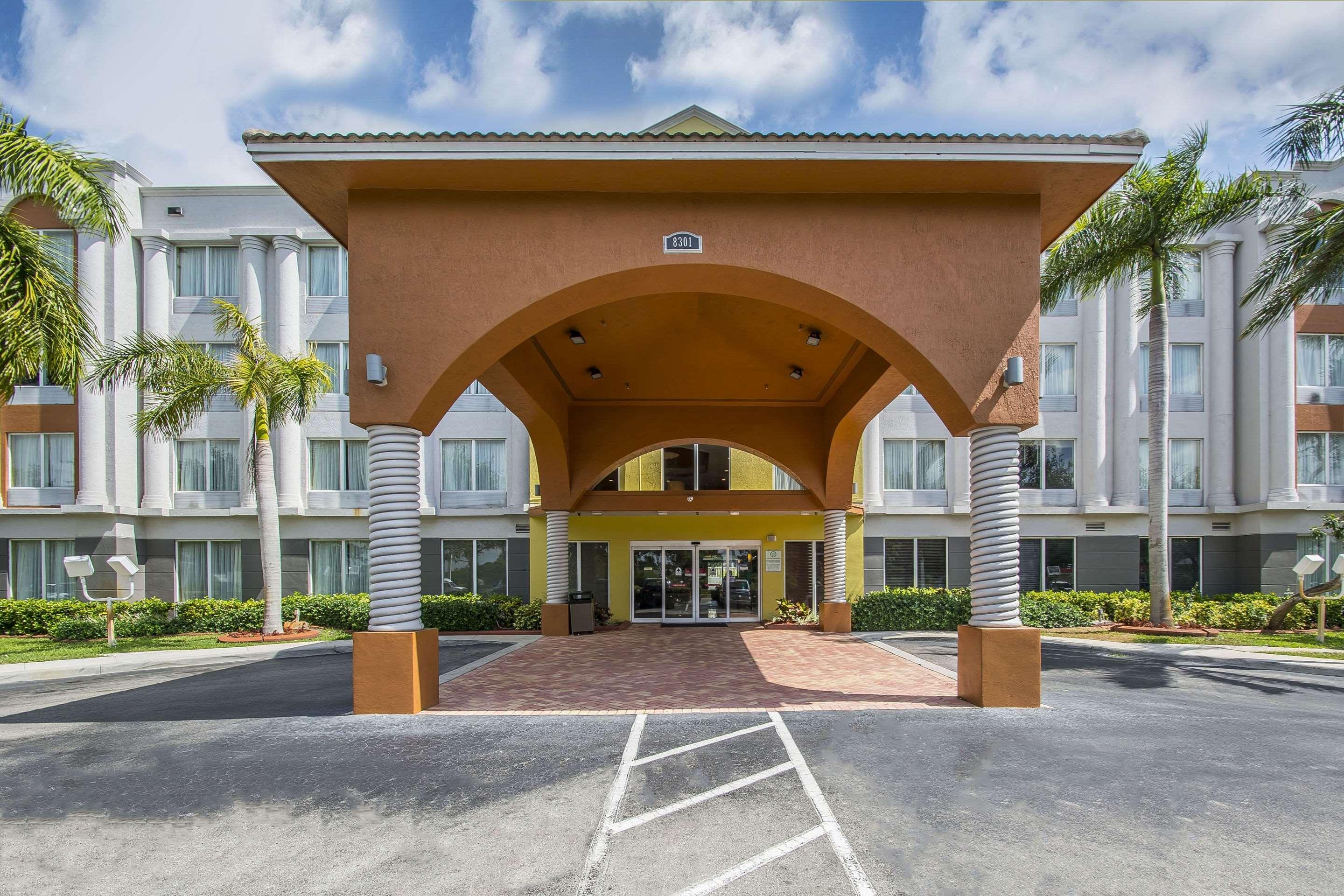 טמרק Comfort Suites Sawgrass מראה חיצוני תמונה
